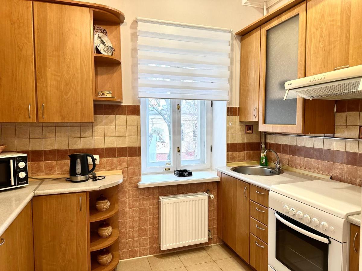 Apartments In The City Center, Near A Theatre, Zlata Plaza Ривне Екстериор снимка